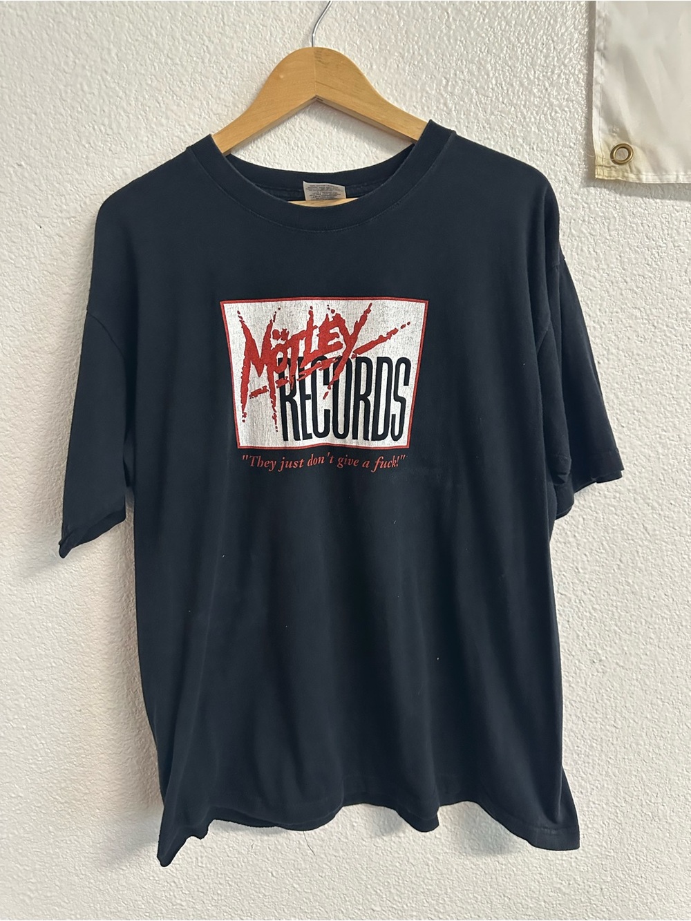 Vintage 90s Mötley Crüe Mötley Records Crüe Heads Tee XL